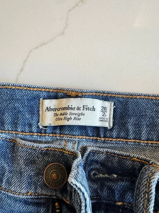 Abercrombie and Fitch Medium Blue Straight-Leg Jeans - Picture 3 of 4